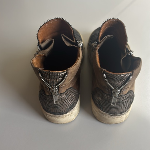 Women’s Italian leather zipper sneakers size 9 EU 39 bought in Italy - Picture 4 of 8